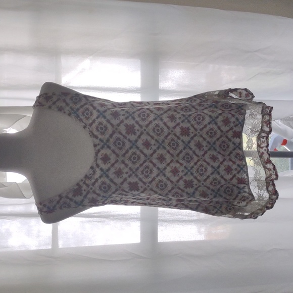 Mudd tank with lace border 100% rayon Size M - Picture 4 of 11